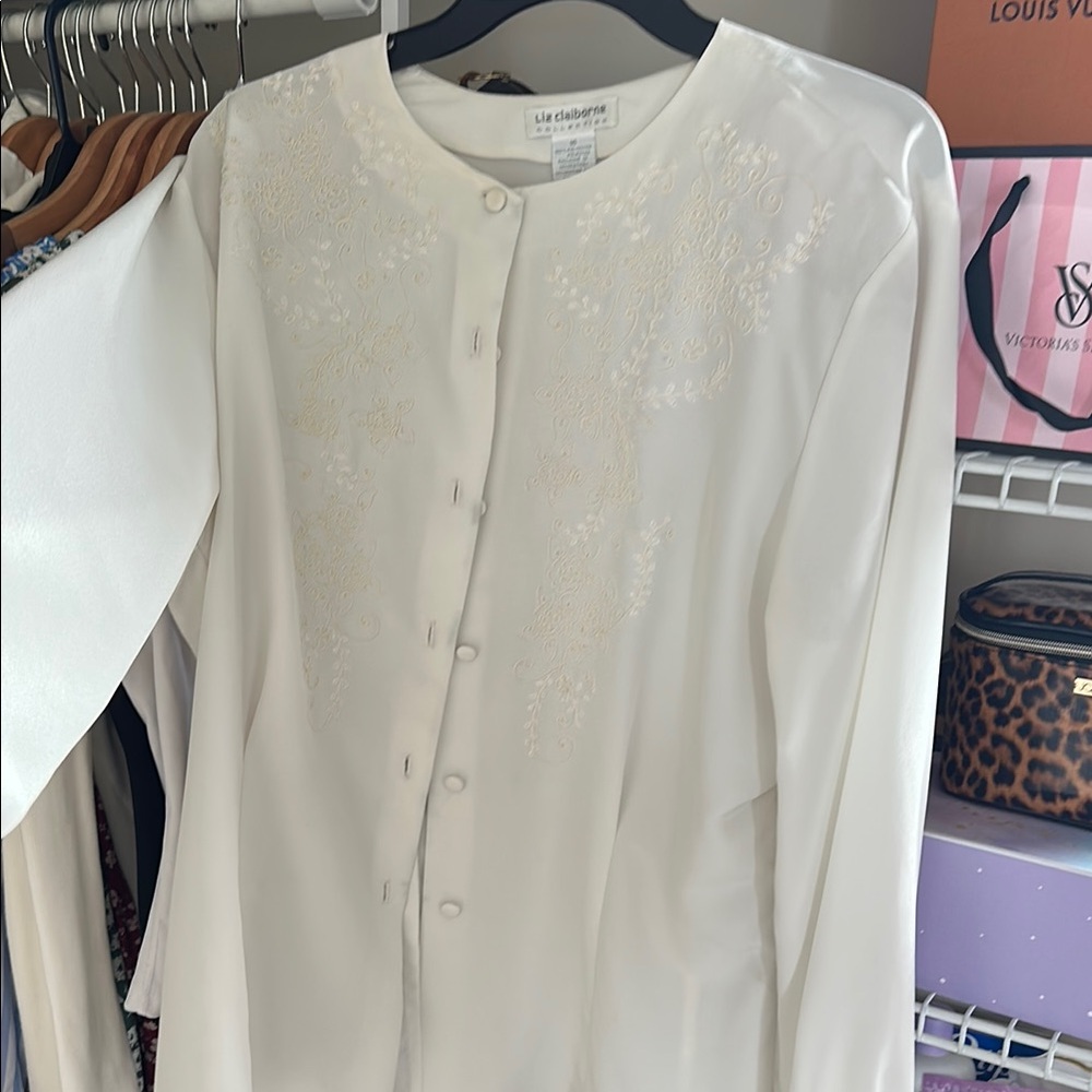 Liz Claiborne White Embroidered Women's Top